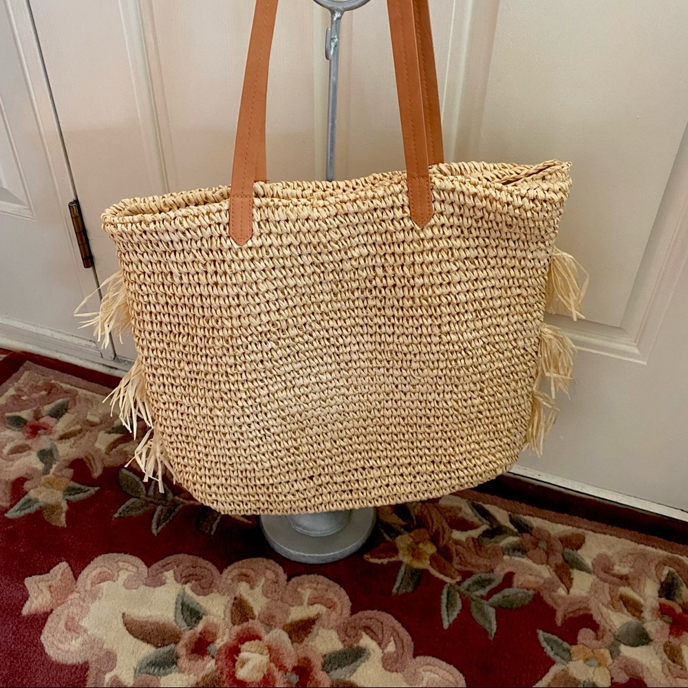 UNIVERSAL THREADS • Straw Tote - Picture 10 of 15